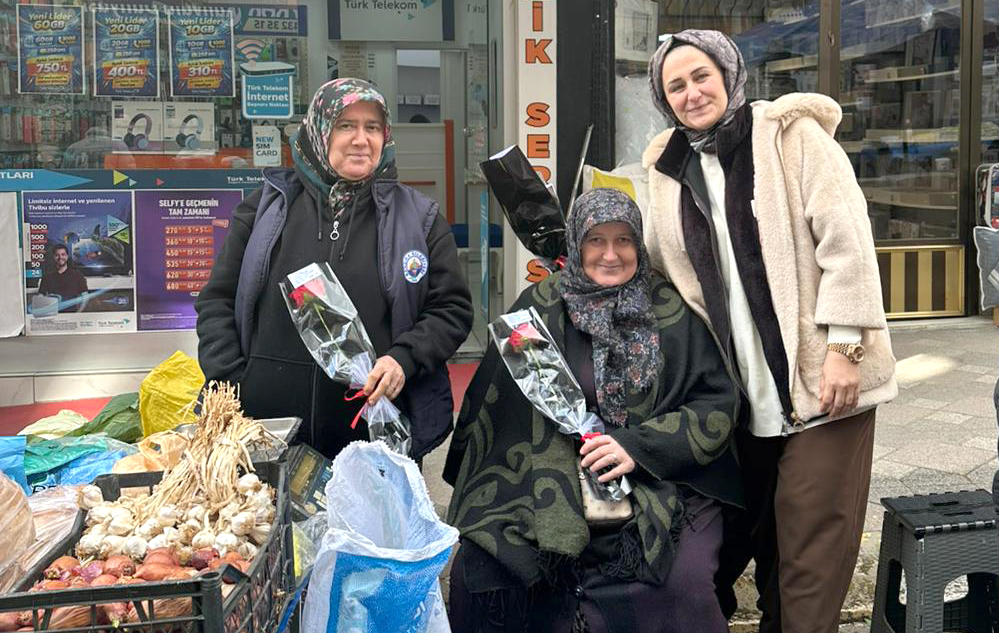 Anahtar Parti Kandıra İlçe Başkanı Hakan Akbaş ve partili yöneticiler,
