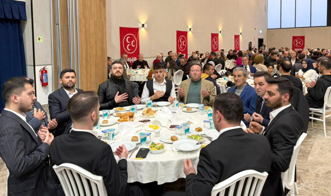 MHP Kocaeli İl Başkanlığı’nın iftar programına Kandıra teşkilatı tam kadro