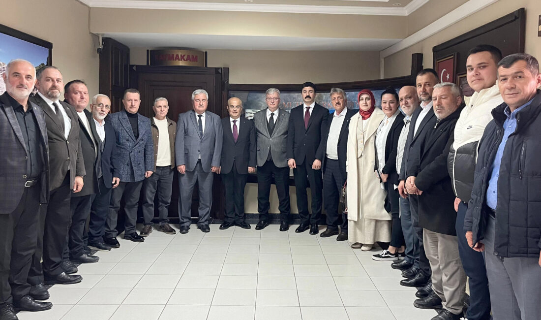 AK Parti Kandıra İlçe Başkanı Sertan Kulaç ve yeni yönetimi,