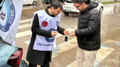 Türk Diyanet Vakıf-Sen, MBSTS sınavına giren din görevlilerine İzmit’te emanet