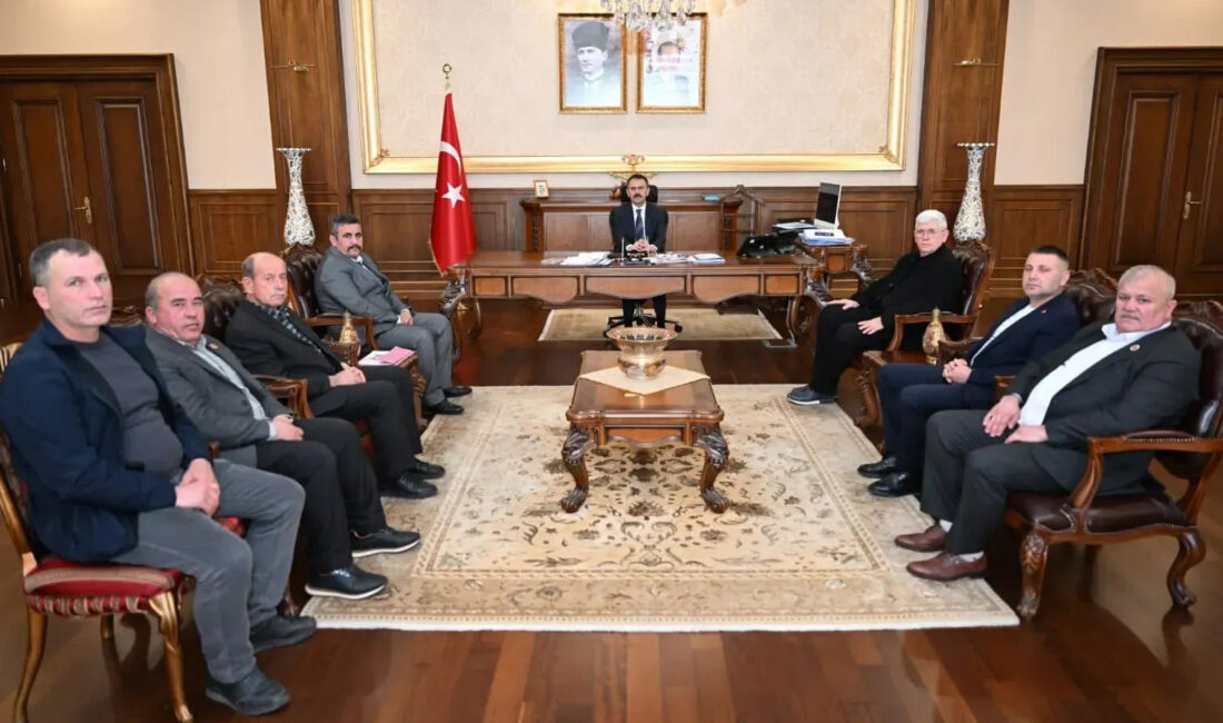 Kandıra Avcı Derneği ve muhtarlar, Kocaeli Valisi İlhami Aktaş’ı ziyaret