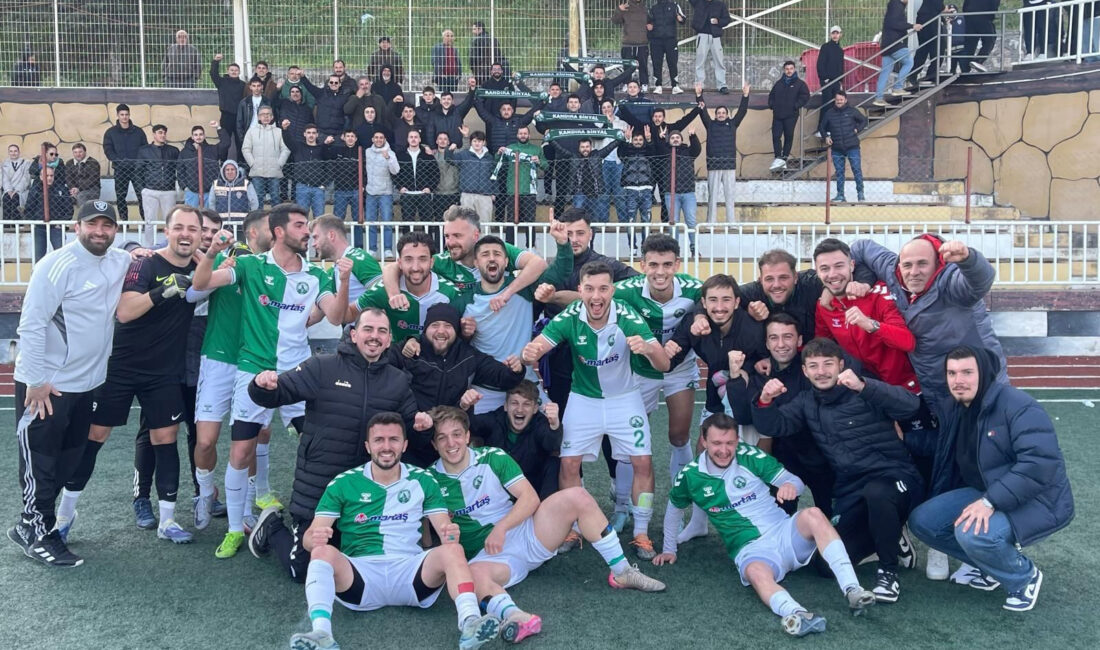 Kandıra Gençlerbirliği Belediyespor, Derincespor AŞ karşısında 2-0 geriye düştüğü maçta