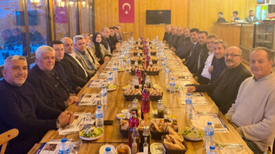 Meclis toplantısının ardından Belediye Başkanı Erol Ölmez, AK Parti, MHP,