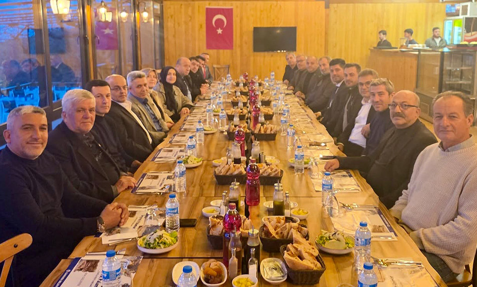 Meclis toplantısının ardından Belediye Başkanı Erol Ölmez, AK Parti, MHP,