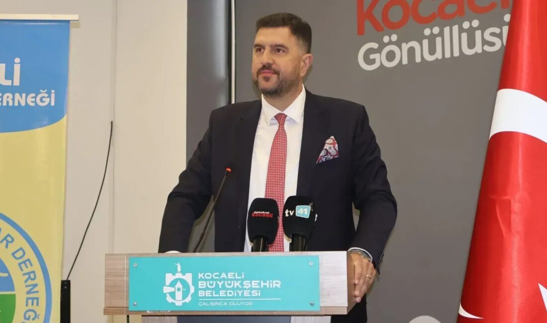 Kocaeli Kandıralılar Derneği’nin 17. Olağan Genel Kurulu’nda mevcut başkan Salim