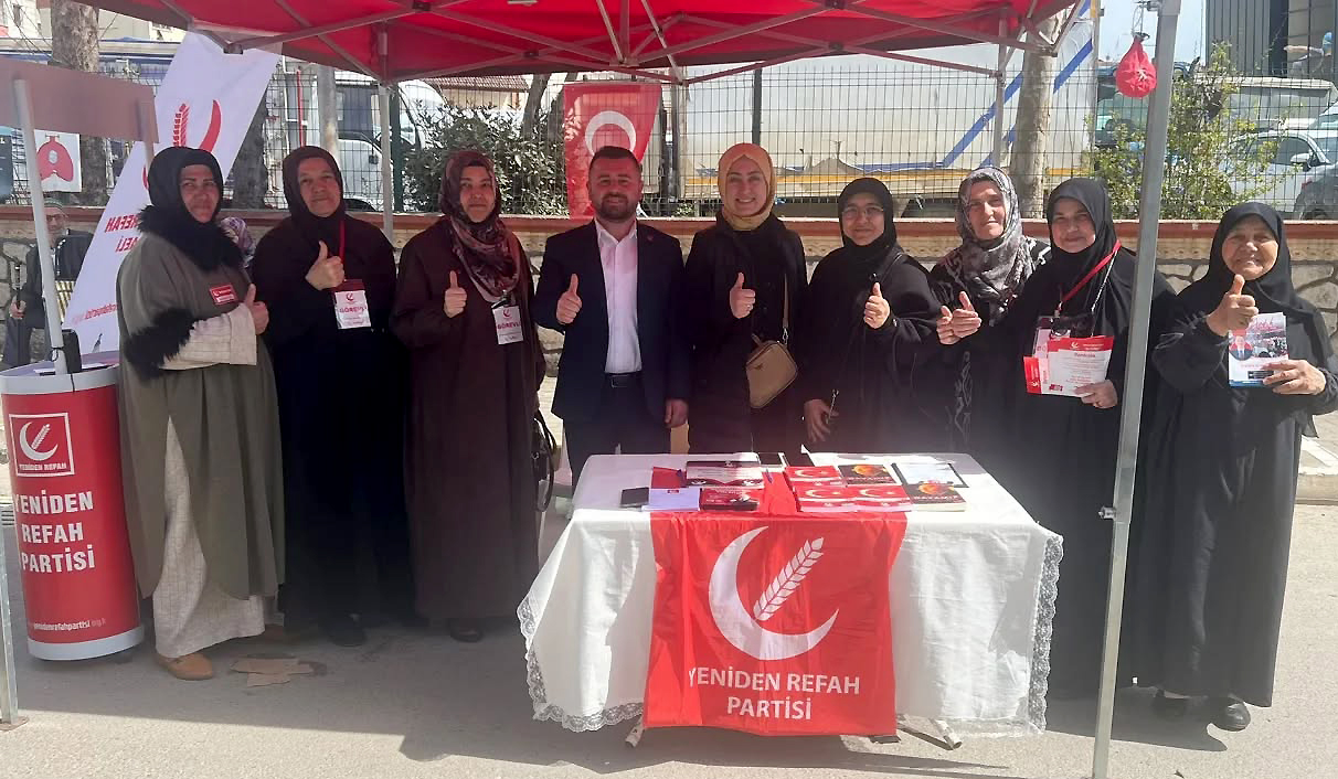 Yeniden Refah Partisi Kandıra İlçe Kadın Kolları, çarşamba pazarında stant