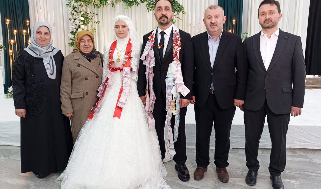 Merhum İbrahim ve Muaviye Akatay’ın kızları Mümine ile İsmail Yağız’ın