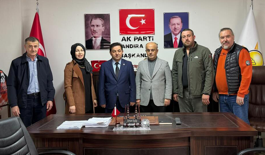 Kandıra Esnaf ve Sanatkârlar Odası Başkanı Yayla Kaba ve yönetimi,