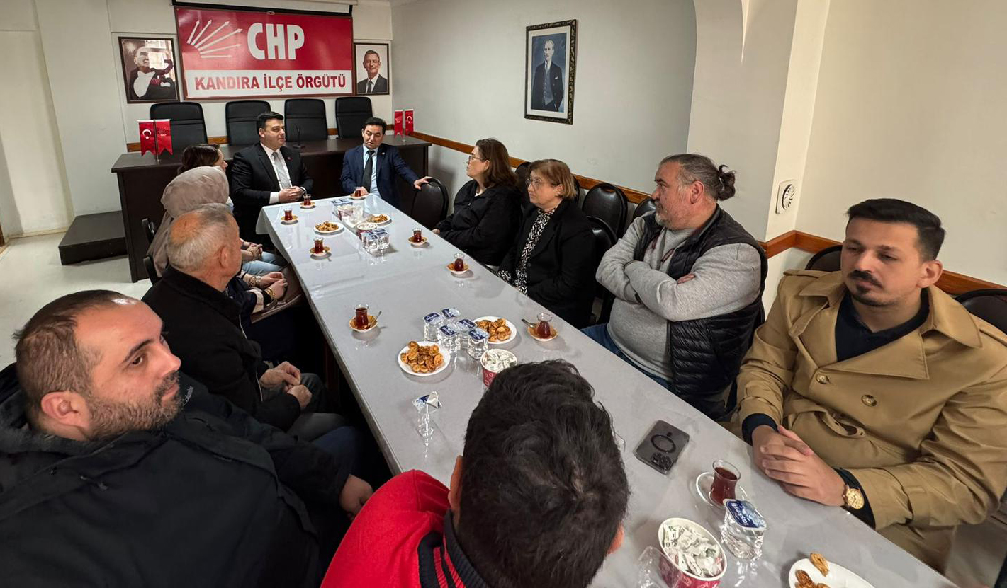 Kandıra Esnaf ve Sanatkarlar Odası Başkanı Yayla Kaba ve yönetimi,