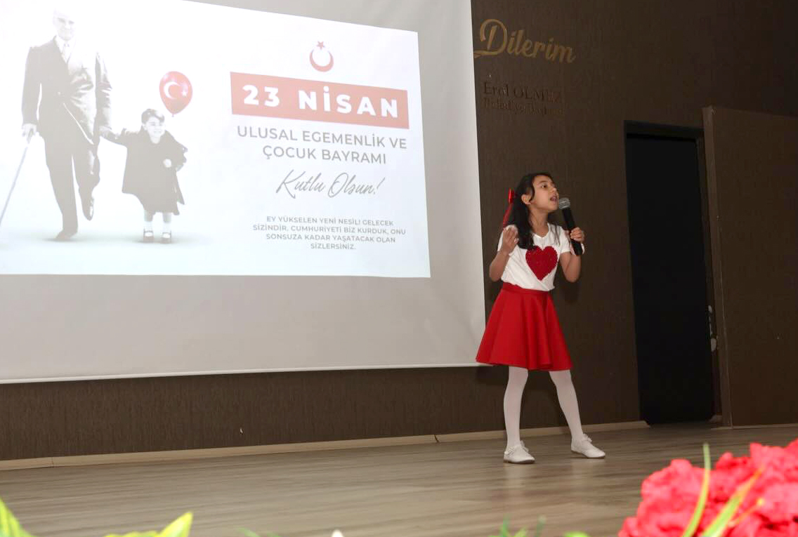 Kandıra’da 23 Nisan’ın 106. yılı çelenk töreni ve etkinliklerle coşkuyla