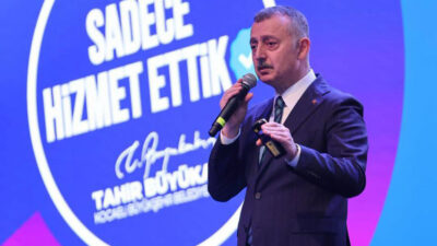 Tahir Büyükakın, Kocaeli Kongre Merkezi’nde düzenlenen toplantıda iki yıllık çalışmalarını