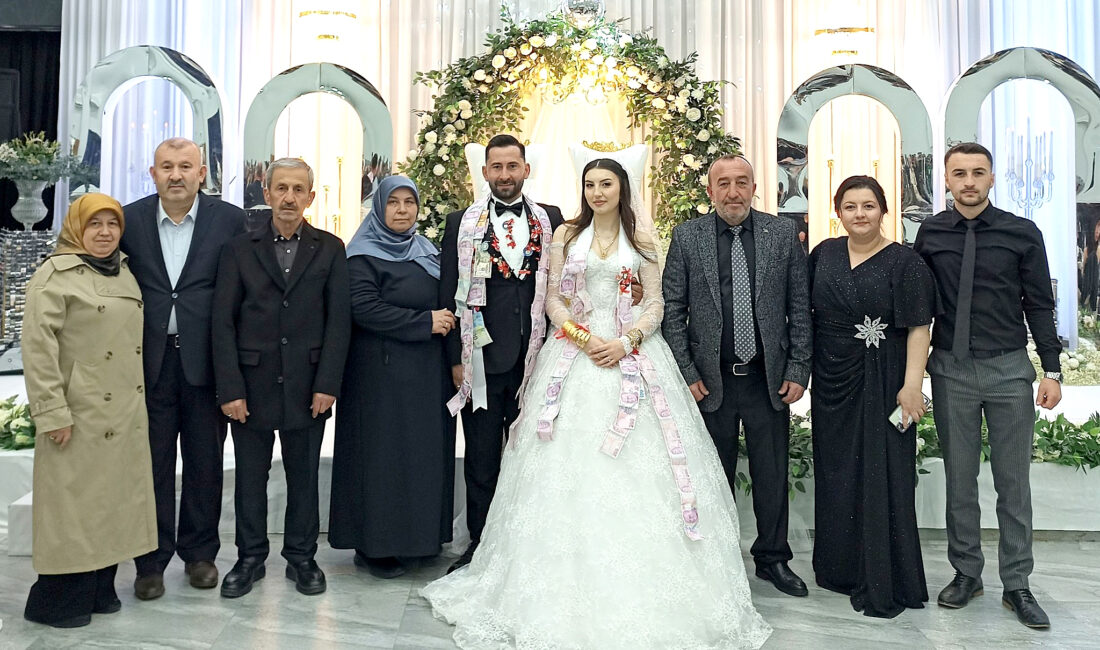 Emre Muzaç ile Hande Pınar, Kandıra Namazgâh Kültür Merkezi’nde düzenlenen