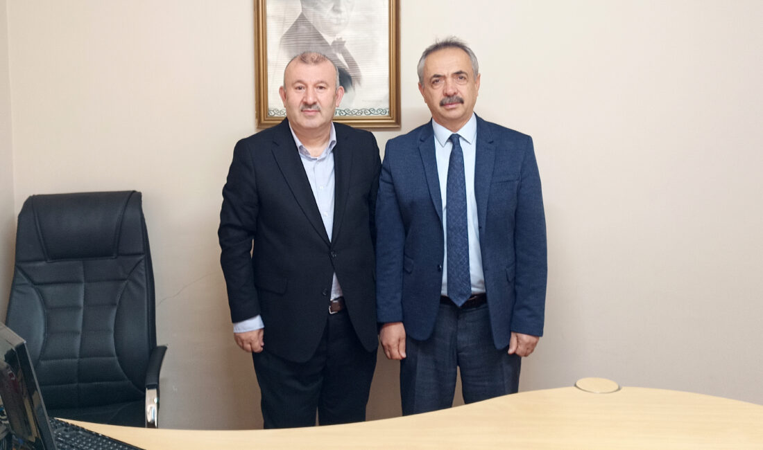 Kandıra Vergi Dairesi Müdürü Alparslan Parlak, Ünal Cankurt’un merhum babası