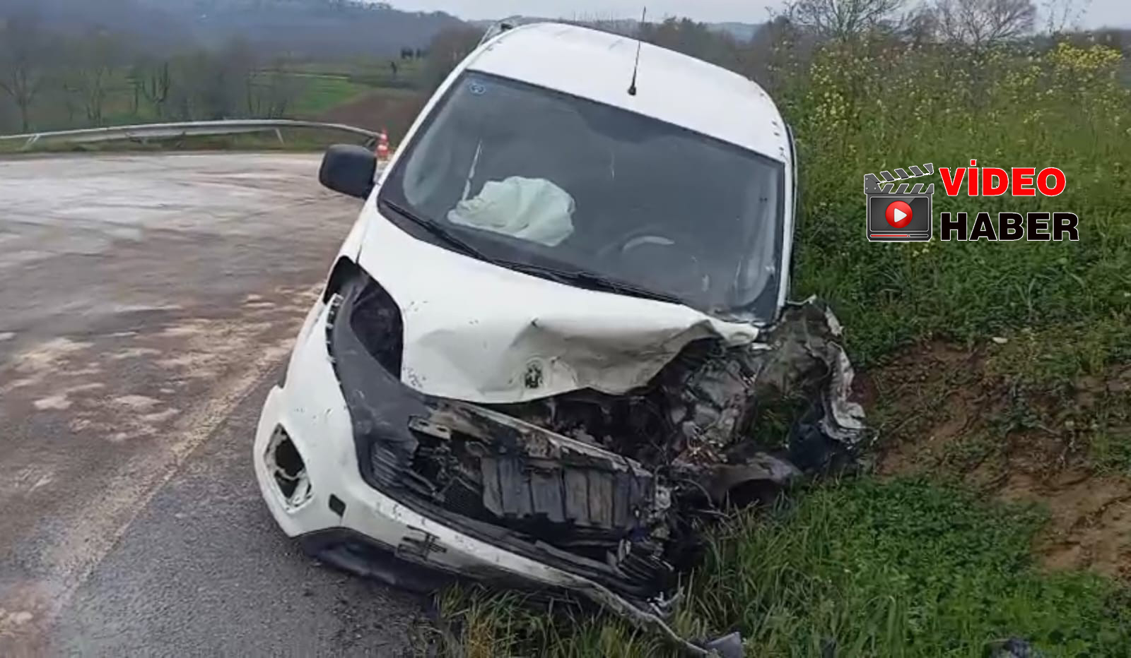 Kandıra-Kaynarca yolu Erikler mevkiinde meydana gelen kazada, virajda kontrolden çıkan