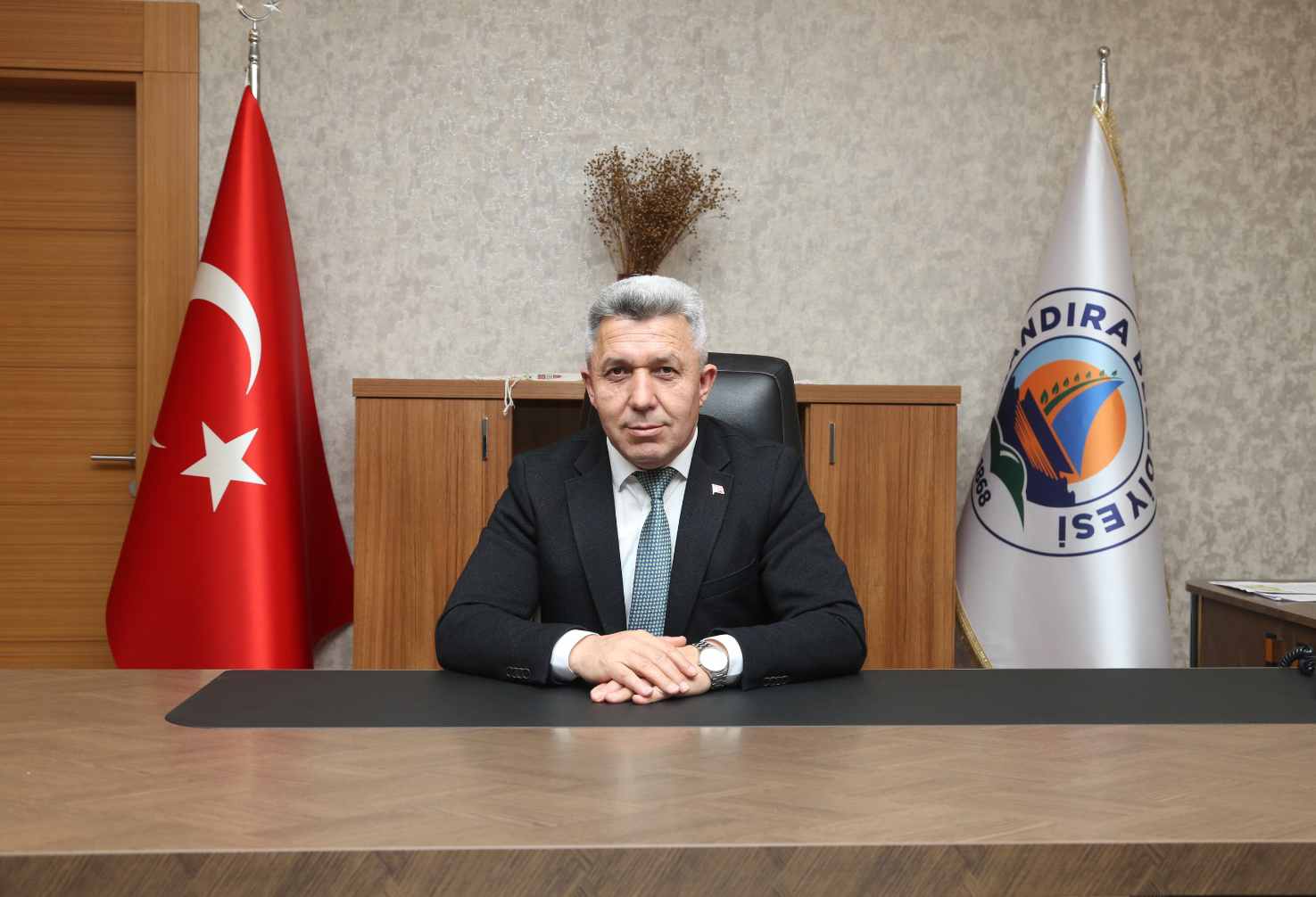 Erol Ölmez, 23 Nisan’ın millet iradesinin simgesi olduğunu vurgulayarak tüm