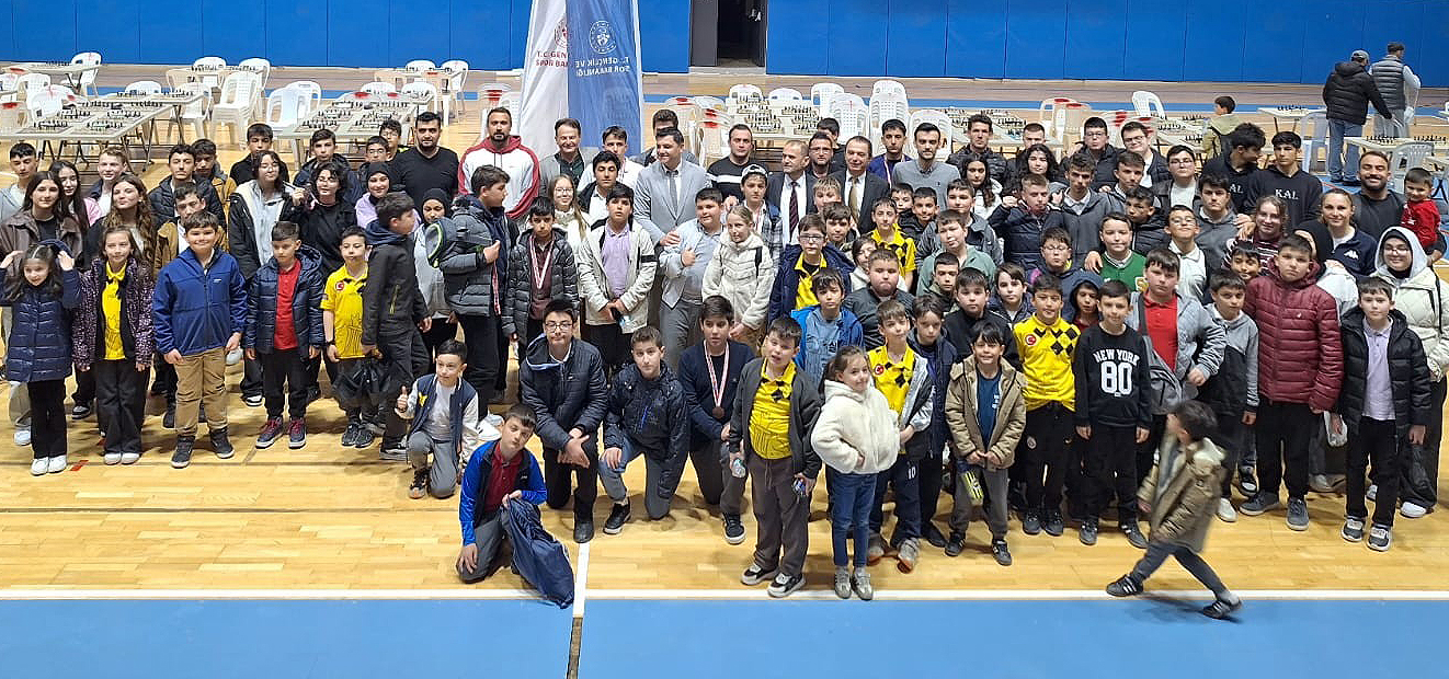 Kandıra Okul Sporları Satranç İlçe Birinciliği yarışmaları tamamlandı. Dereceye giren