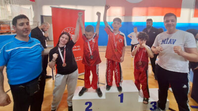 Kocaeli’de düzenlenen 23 Nisan TBMM Kupası Kick Boks Turnuvası’nda 300