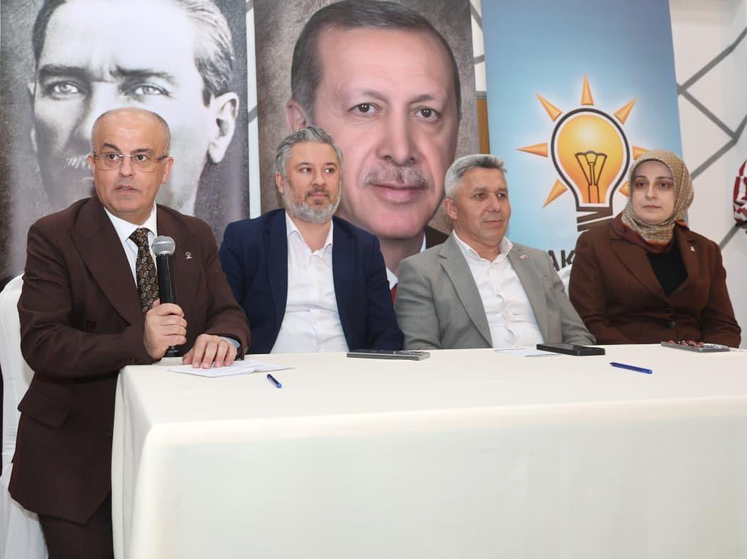 AK Parti Kandıra İlçe Danışma Meclisi Toplantısı geniş katılımla gerçekleştirildi.