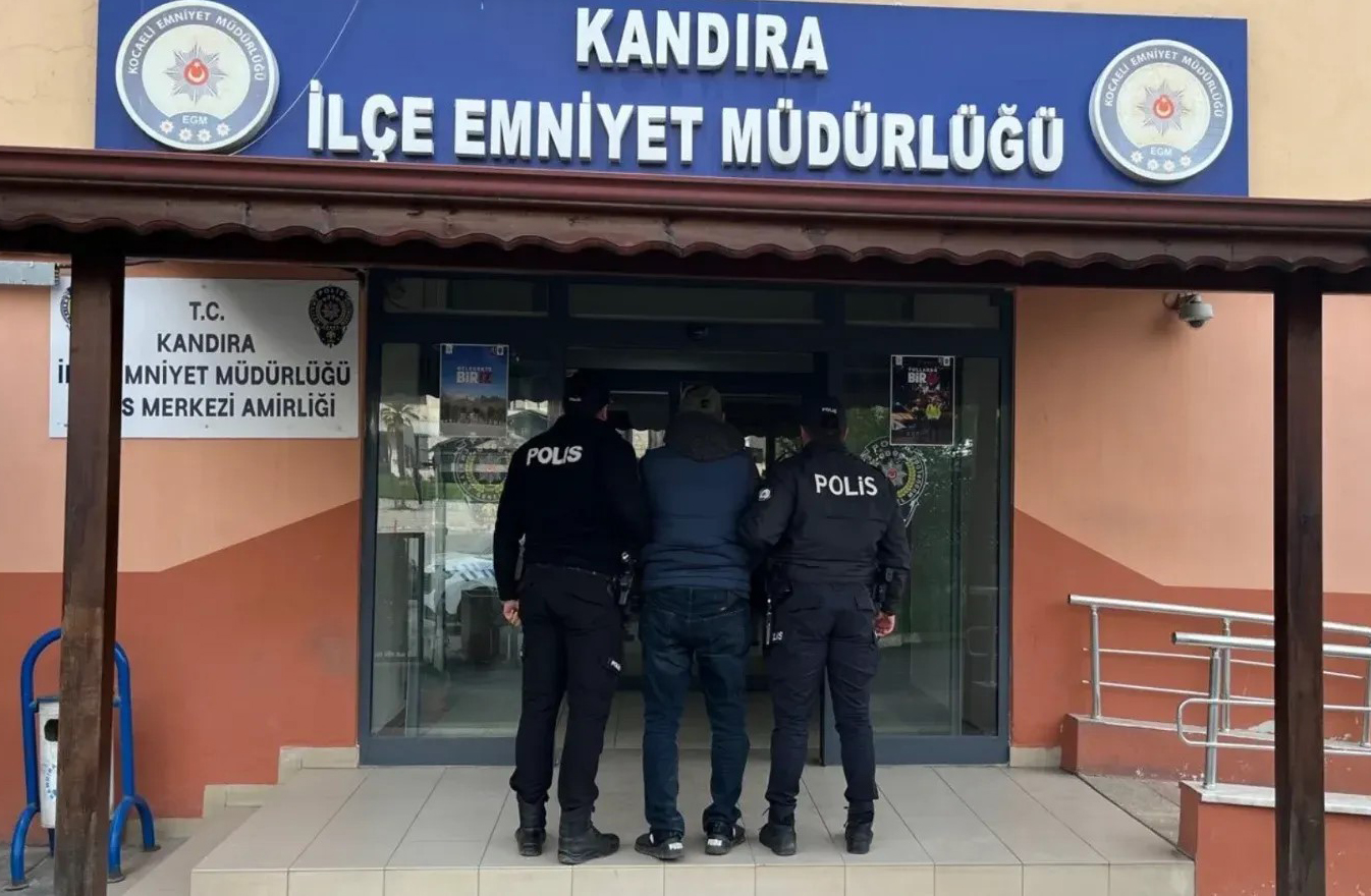 Kandıra’da, cinsel istismar suçundan aranan ve hakkında 22 yıl 6
