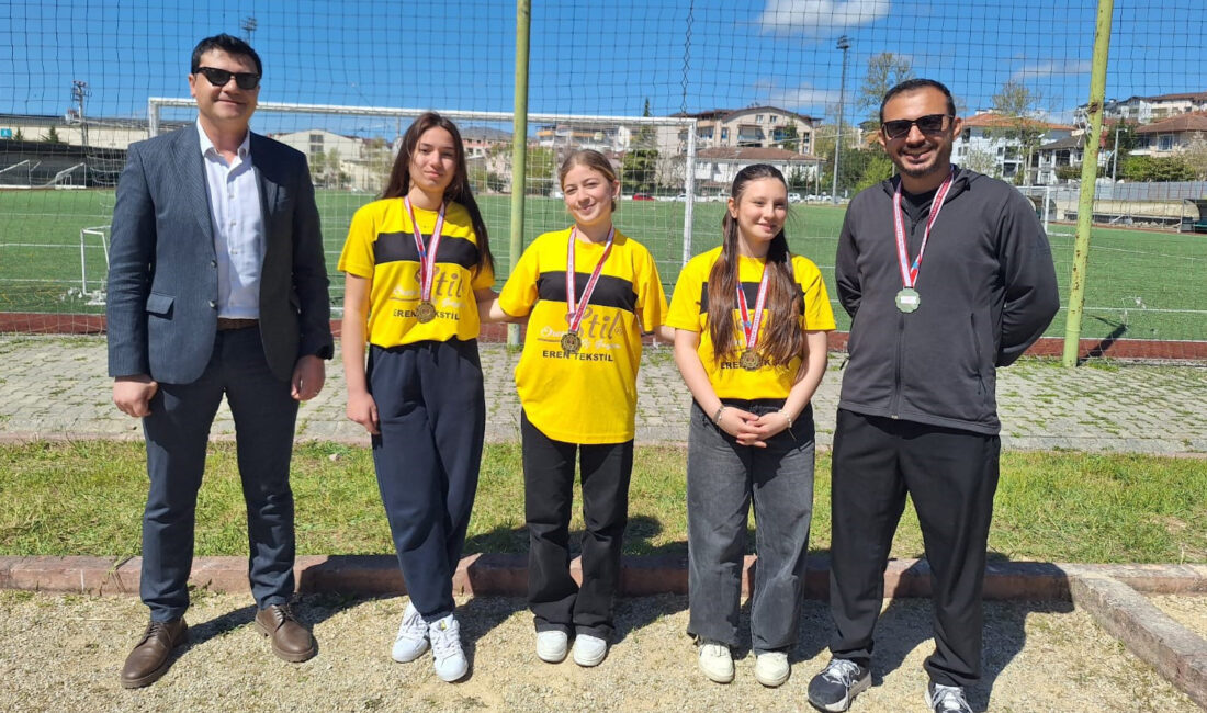 Kandıra’da düzenlenen Okul Sporları Bocce İlçe Birinciliği müsabakaları gençler kategorisiyle