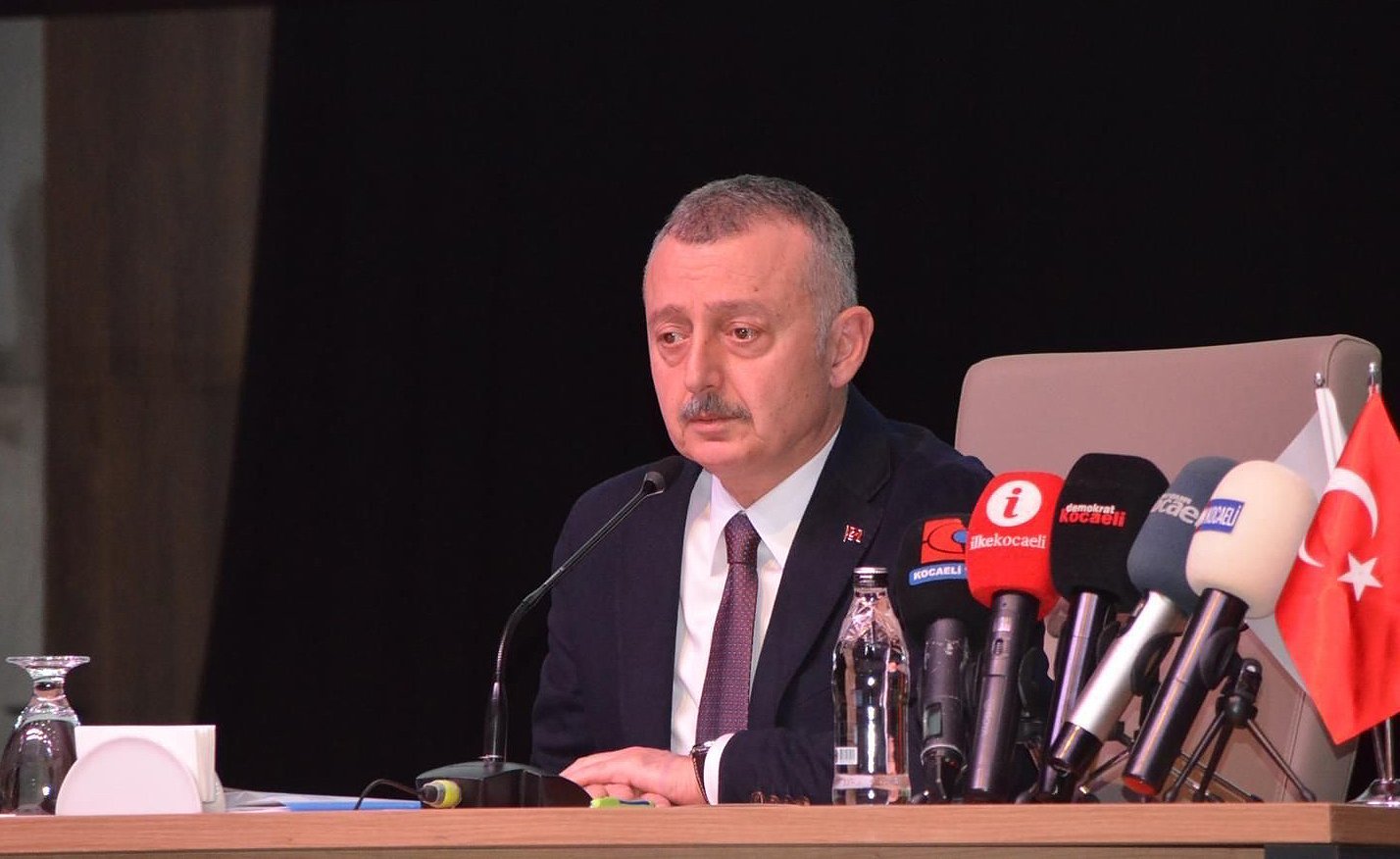 Kocaeli Büyükşehir Belediyesi Nisan ayı meclis toplantısı, Tahir Büyükakın başkanlığında