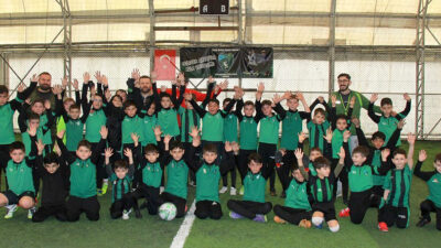 Kandıra’da faaliyet gösteren Kocaelispor Futbol Okulu, uzman antrenörler eşliğinde geleceğin