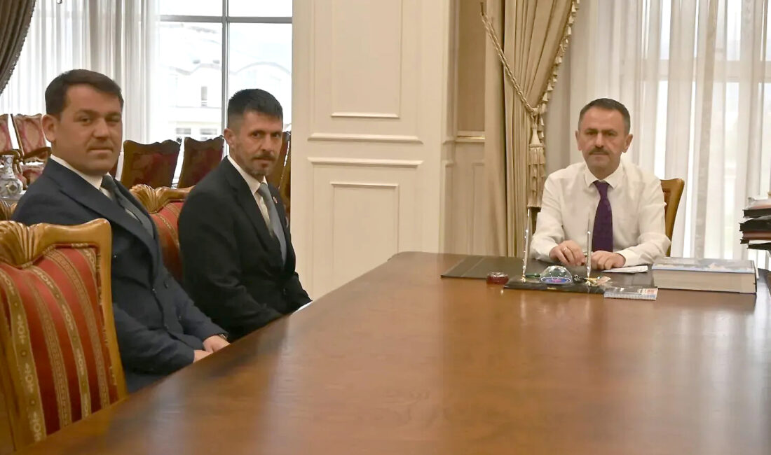 Kandıra Bağırganlı ve Kerpe mahalle muhtarları, Kocaeli Valisi İlhami Aktaş’ı