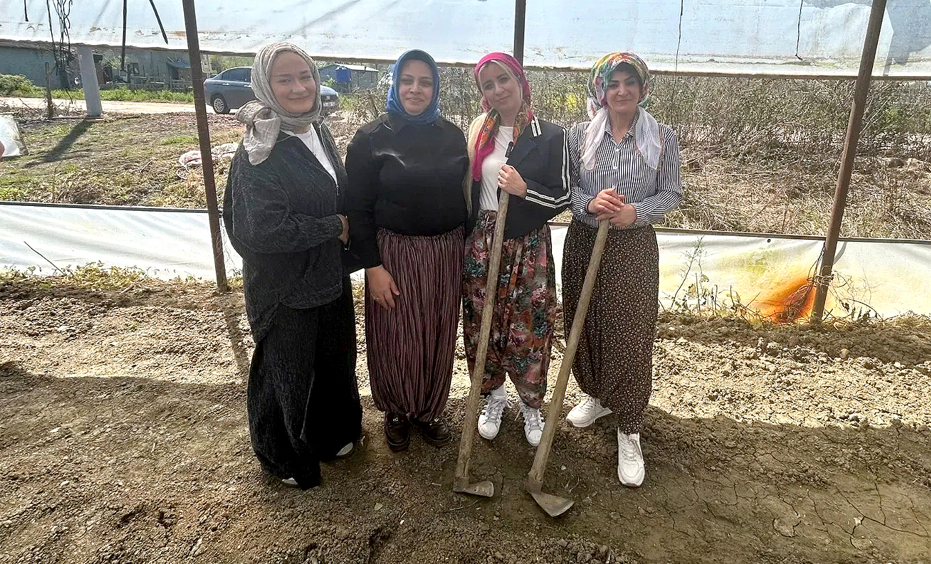 MHP Kocaeli KAÇEP Birimi, Kandıra’da köy köy gezerek kadın üreticilerle