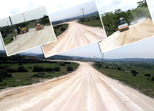 Kandıra’da Kocaeli Büyükşehir Belediyesi tarafından Akçaova grup yolunun 7,5 kilometrelik