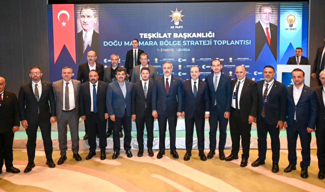 AK Parti Kocaeli heyeti, Bursa’da düzenlenen Doğu Marmara Strateji Toplantılarına