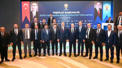 AK Parti Kocaeli heyeti, Bursa’da düzenlenen Doğu Marmara Strateji Toplantılarına