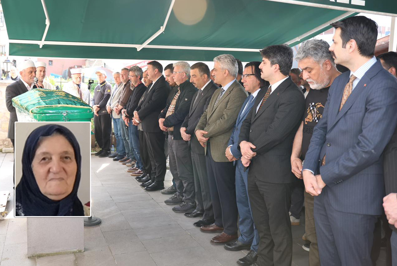 Kandıra Kaymakamı Ömer Lütfi Yaran’ın annesi Lütfiye Yaran’ın cenazesi için