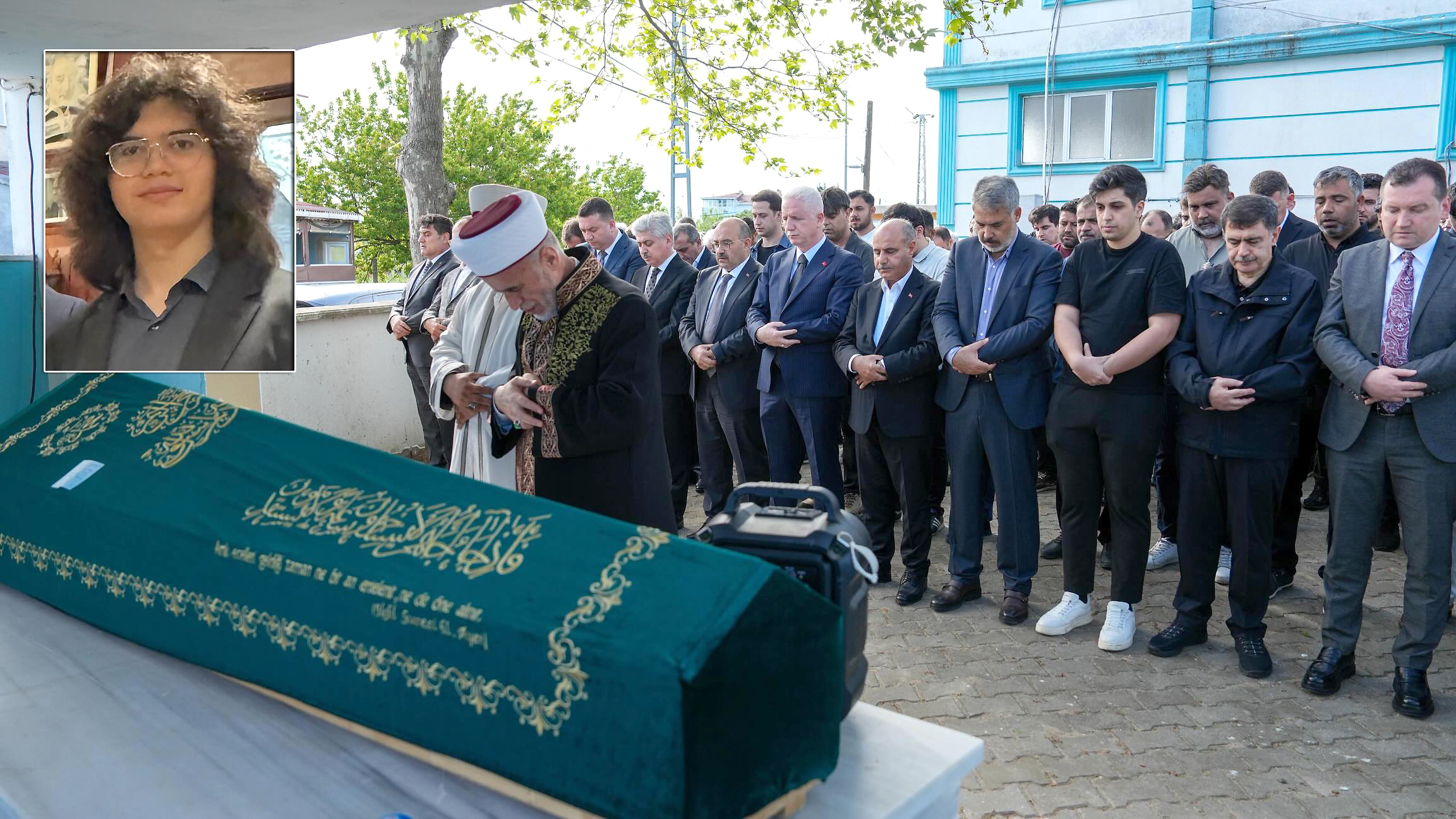 Emir Uğur Erkal, İstanbul Silivri Büyükçavuşlu’da kılınan cenaze namazının ardından