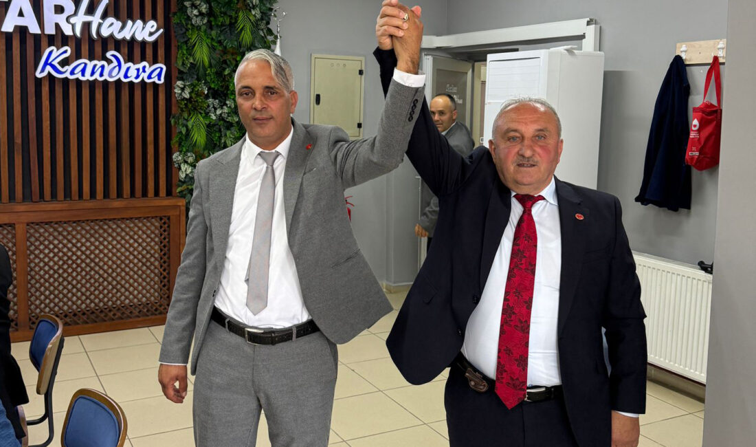 Kandıra Muhtarlar Derneği kongresinde Ballar Mahalle Muhtarı Yüksel Horoz yeniden