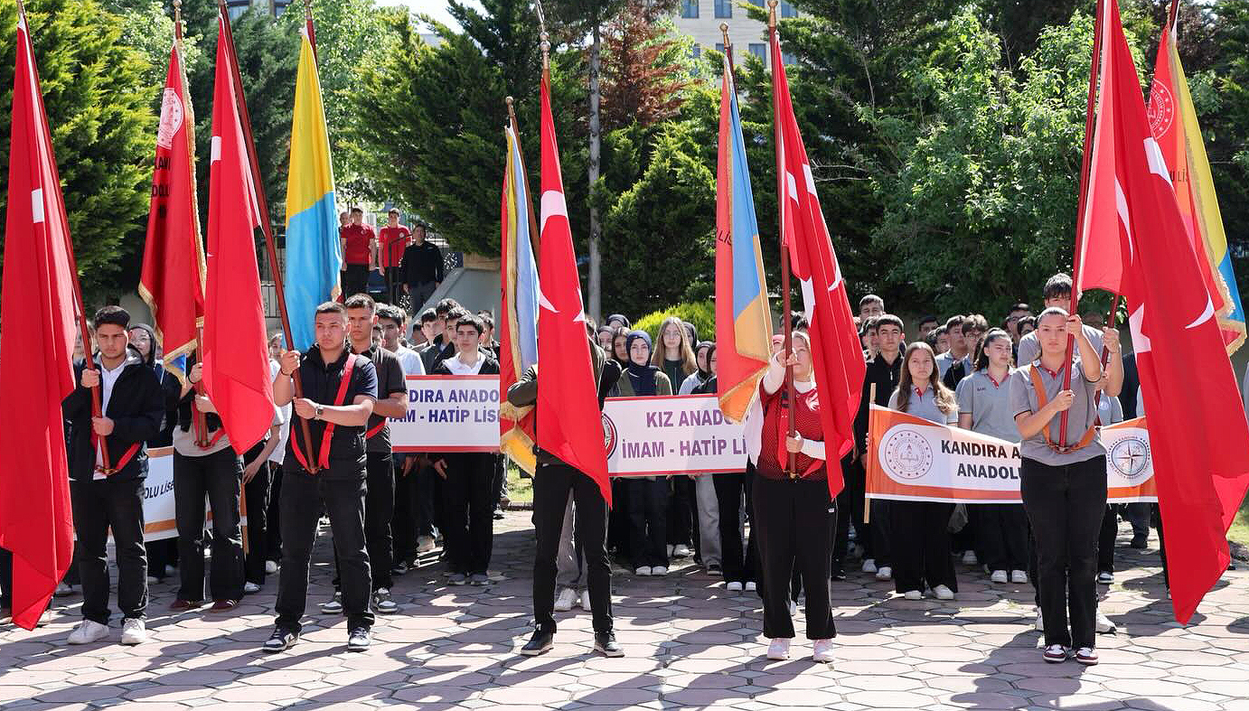 Kandıra’da 19 Mayıs Atatürk’ü Anma, Gençlik ve Spor Bayramı’nın 107.