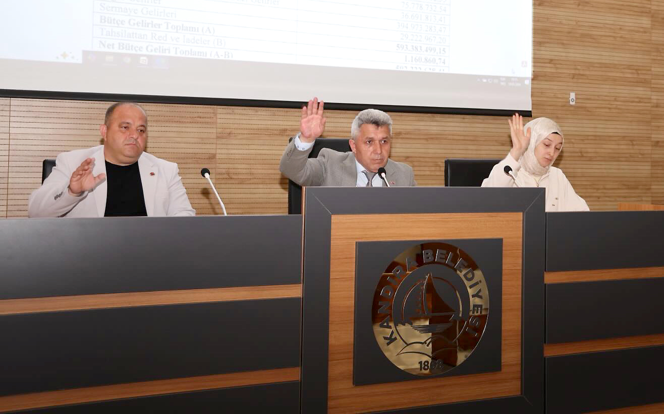CHP’li Kandıra Belediye Meclis Üyesi Sabahattin Güngör, olağanüstü toplanan belediye