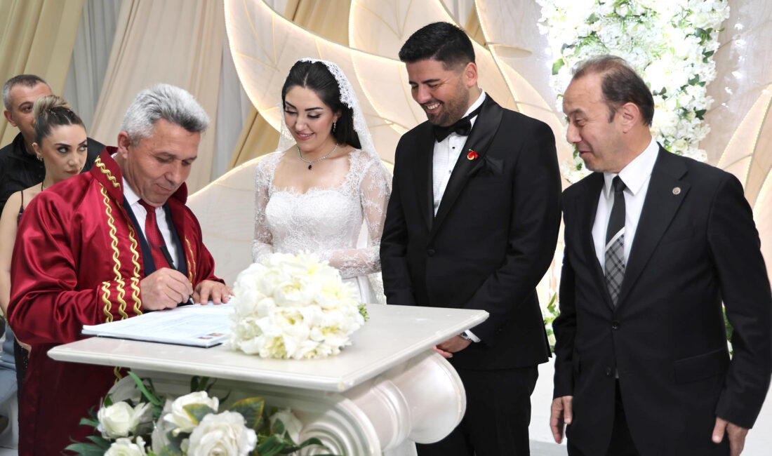 MHP Kandıra İlçe Başkanı Güngör Gödek ile Rahime Yıldız, Kandıra