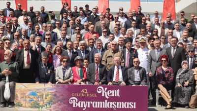 Kocaeli’de geleneksel hale gelen 43. Kent Bayramlaşması, yoğun katılımla Kongre