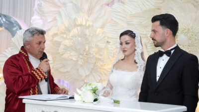 Kandıra’da düzenlenen düğünde İbrahim Kurt ile Tuğçe Gödek dünya evine