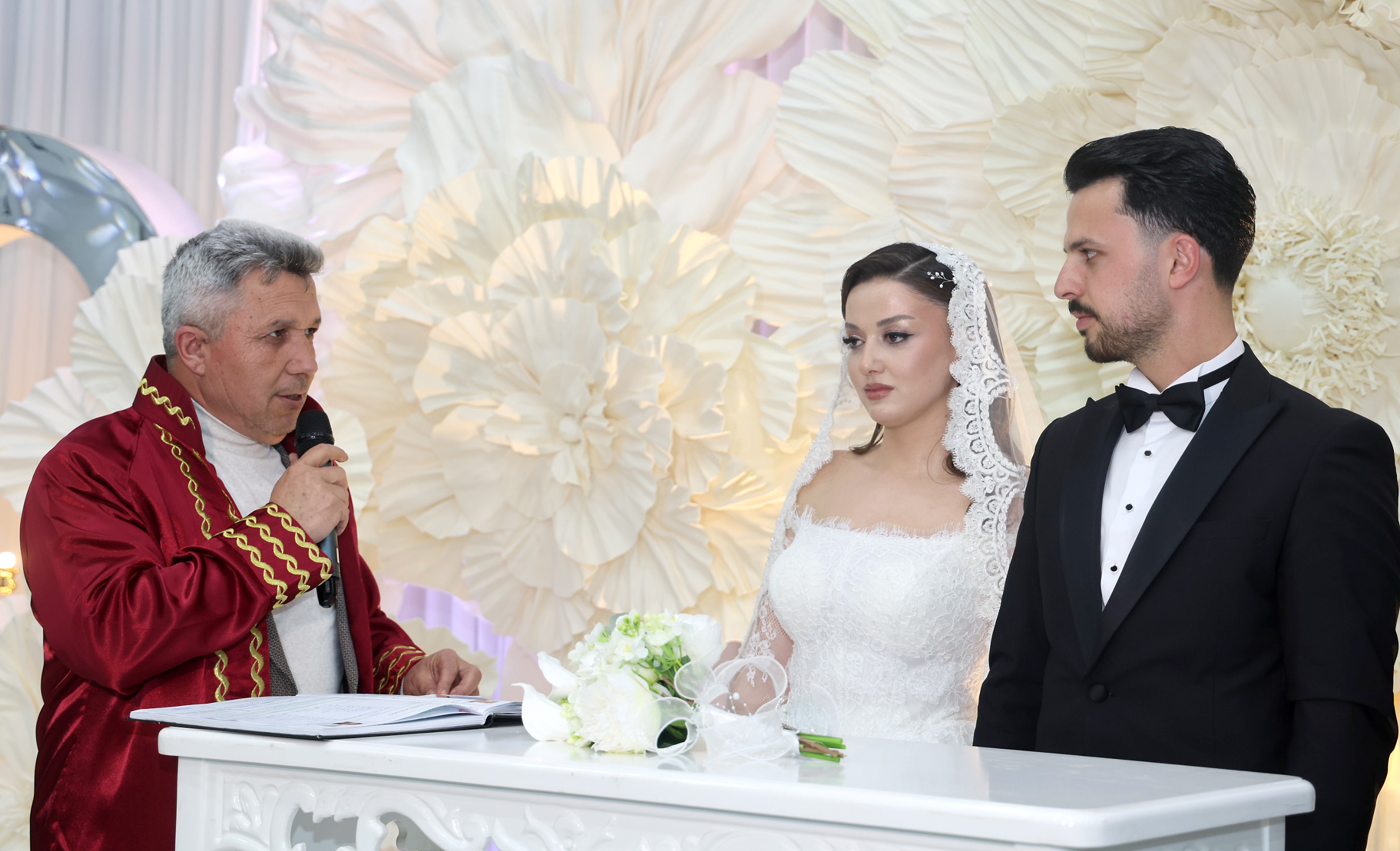 Kandıra’da düzenlenen düğünde İbrahim Kurt ile Tuğçe Gödek dünya evine