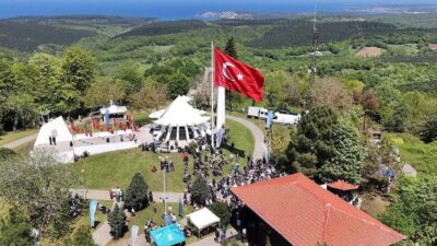 Kandıra Baba Tepesi’nde, Akçakoca Bey ve silah arkadaşları için 13
