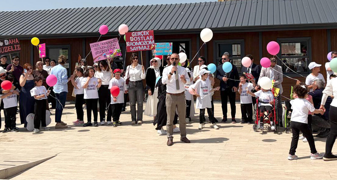 Kandıra Özel Eğitim Uygulama Okulu öncülüğünde Engelliler Haftası kapsamında düzenlenen