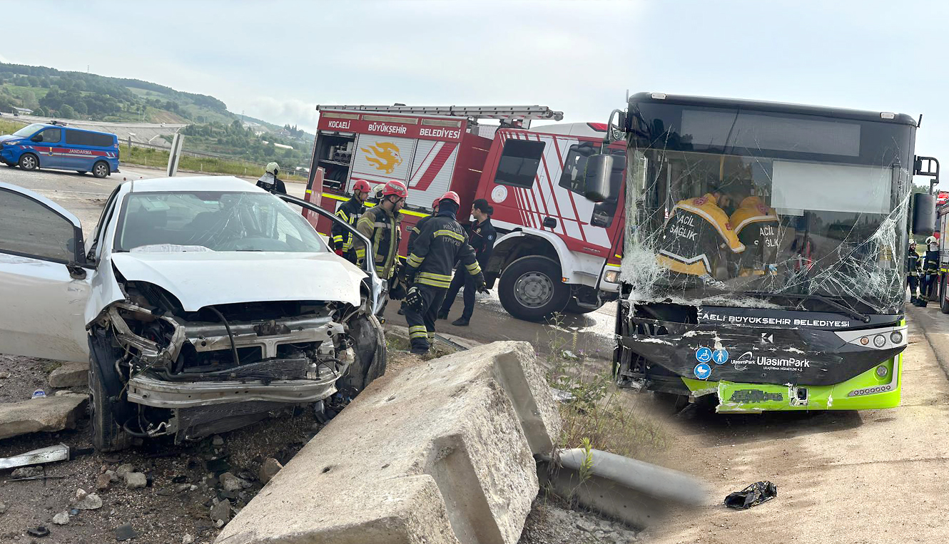 Kandıra–İzmit yolu Karga Köy Kavşağı mevkiinde meydana gelen trafik kazasında
