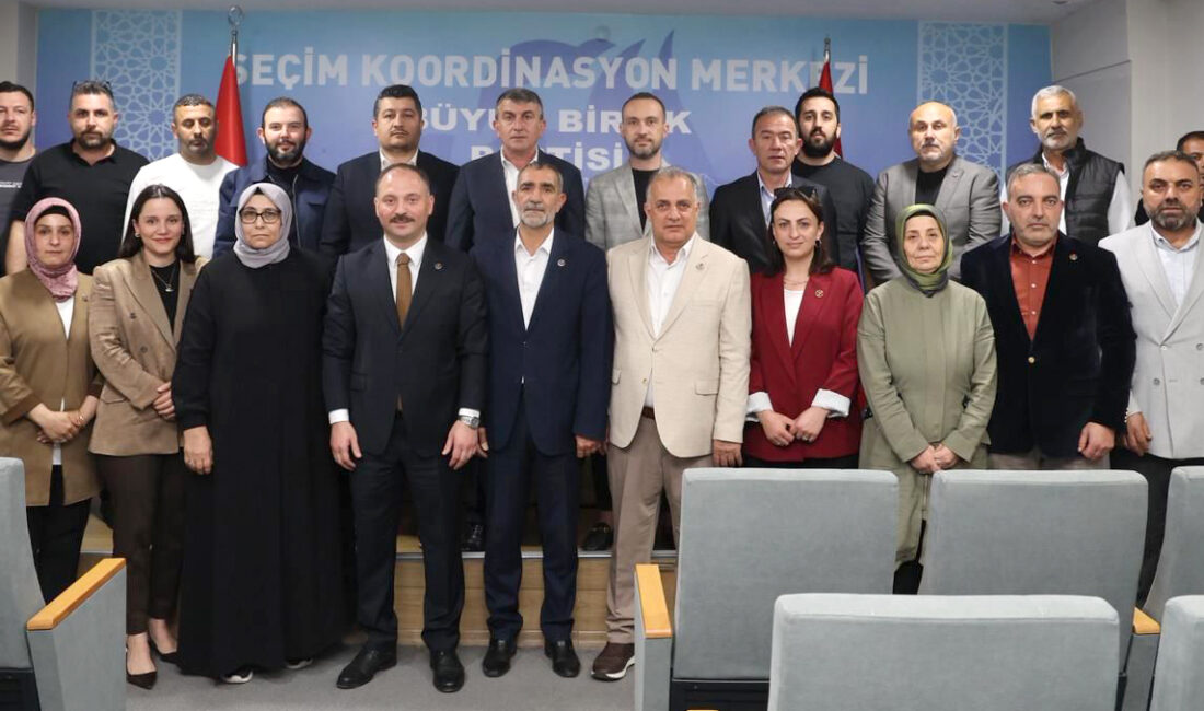 Büyük Birlik Partisi Kocaeli İl Başkanlığı’nda Metehan Küpçü başkanlığında yapılan