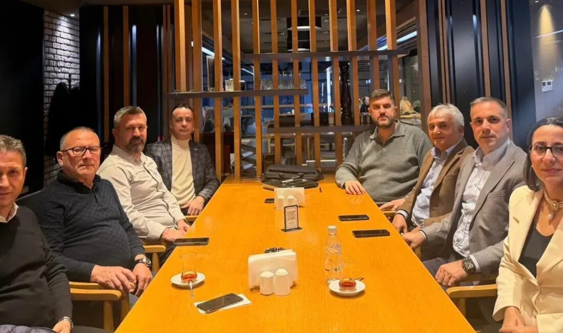 Kocaeli Kandıralılar Derneği’nin 17. Olağan Genel Kurulu’nda başkanlığa seçilen Baturhan