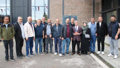 Kocaeli Büyükşehir Belediye Meclisi sonrası Başkan Tahir Büyükakın ile görüşen