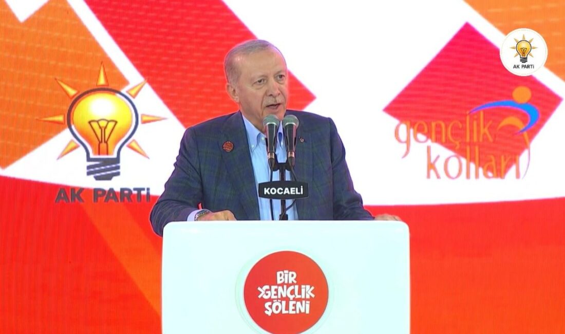 Cumhurbaşkanı Recep Tayyip Erdoğan, Kocaeli Stadyumu’nda düzenlenen “Bir Gençlik Şöleni”