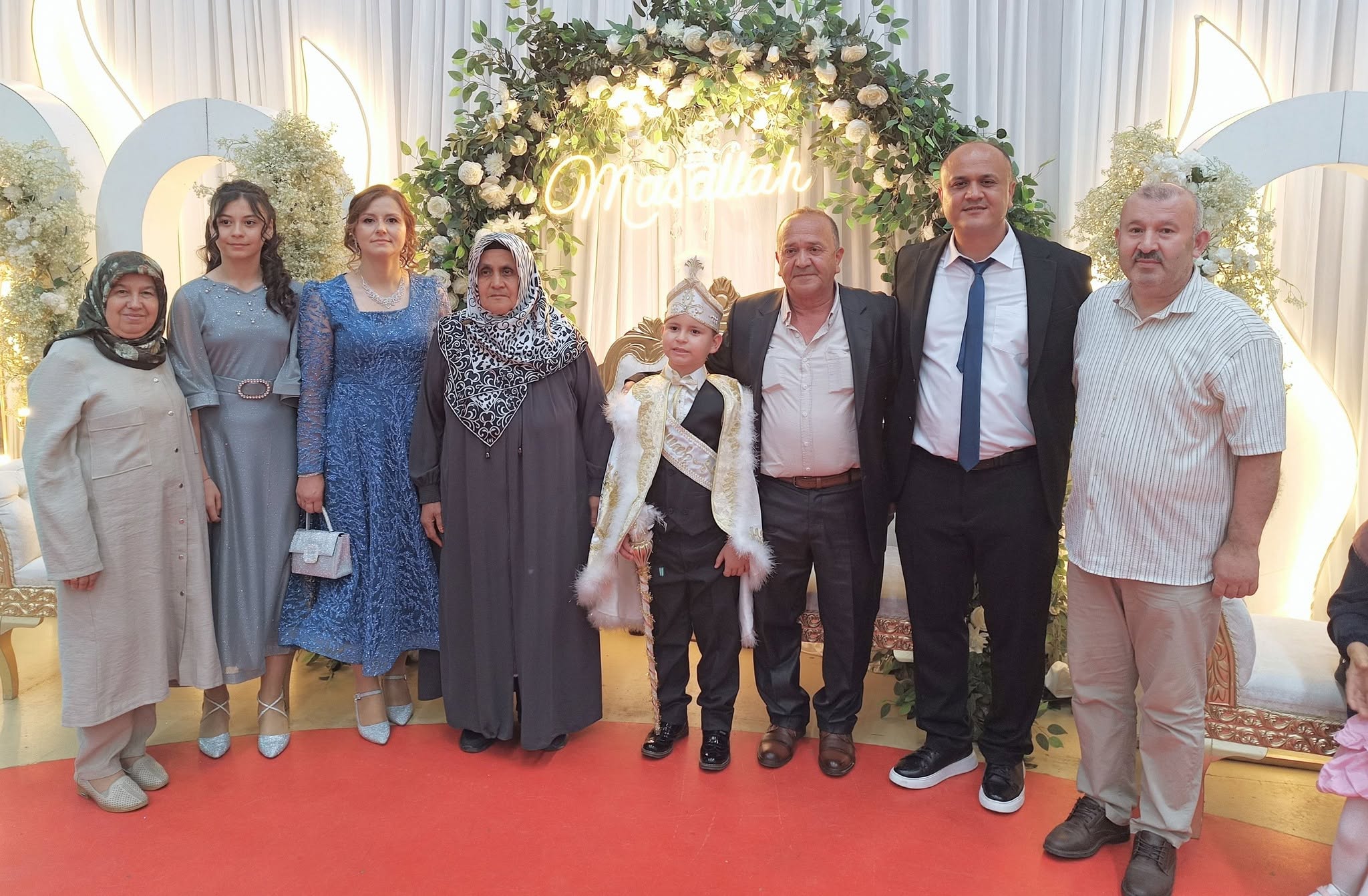 Kandıra Turan Güneş Kültür Merkezi’nde düzenlenen sünnet cemiyetinde Egemen Çakan’ın