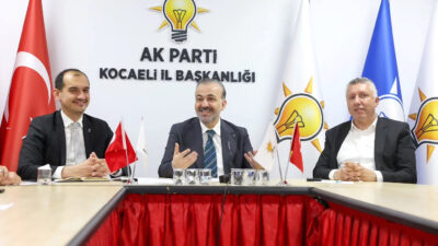 AK Parti Kocaeli İl Başkanı Şahin Talus, ilçe başkanlarıyla gerçekleştirdiği