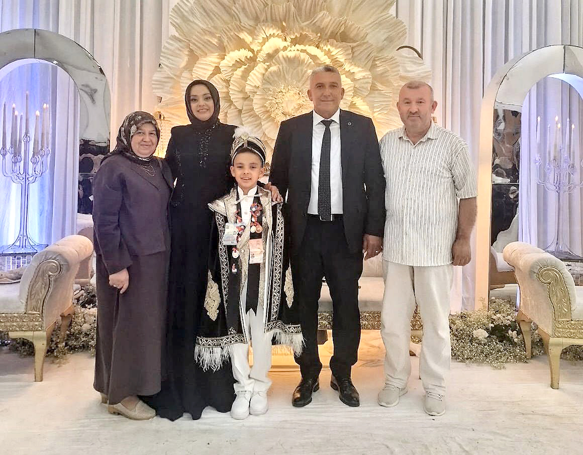 Anahtar Parti Kandıra İlçe Başkanı Hakan Akbaş ve eşi Melek